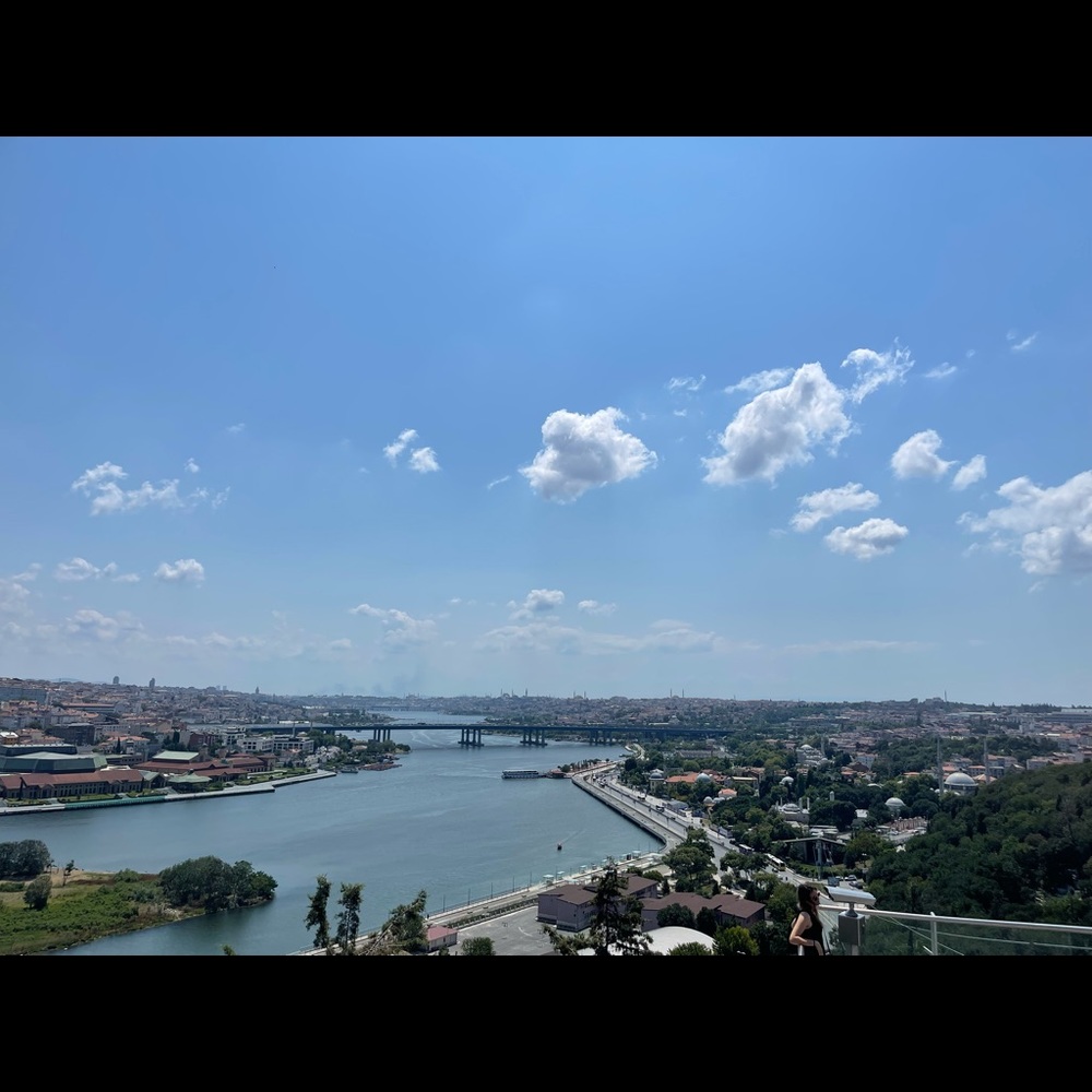 Meet your Posher, Enass